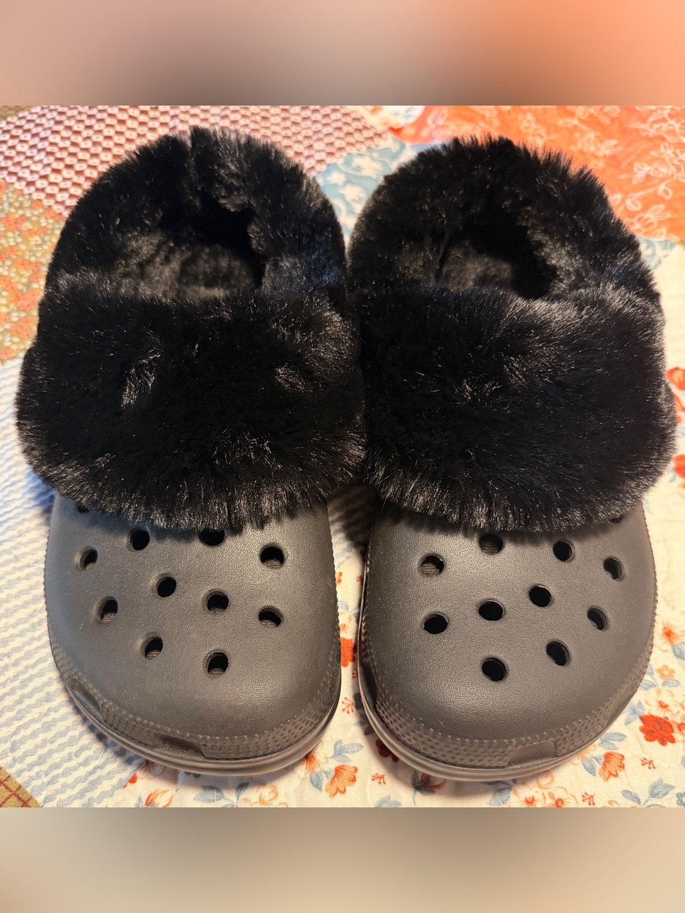 Crocs Mammoth Black Fuzzy Fur Lined Clogs NWOT W9 M7